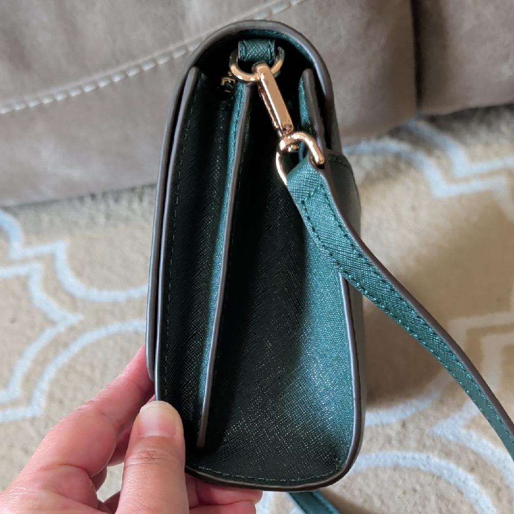 Tory Burch Emerson Combo Crossbody Jitney Green EUC - Picture 4 of 11